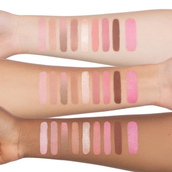 Too Faced Christmas Around the World Limited Edition Collection - Picture 6 of 8